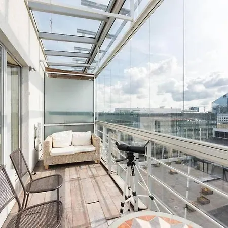 Apartment Cozy 3-room Penthouse In The Very Heart Of