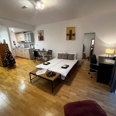 Cozy 3-room Penthouse In The Very Heart Of