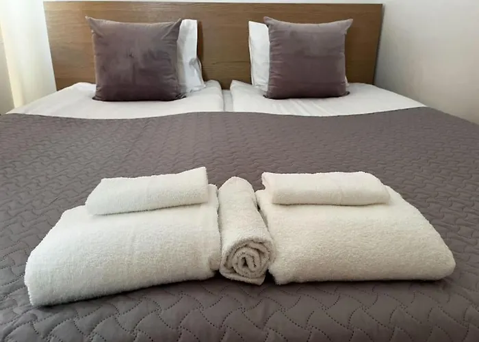 Апартаменты Cozy 3-room Penthouse In The Very Heart Of