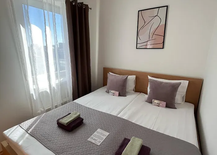 Cozy 3-room Penthouse In The Very Heart Of Апартаменты