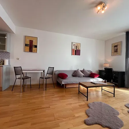 Cozy 3-room Penthouse In The Very Heart Of 塔林