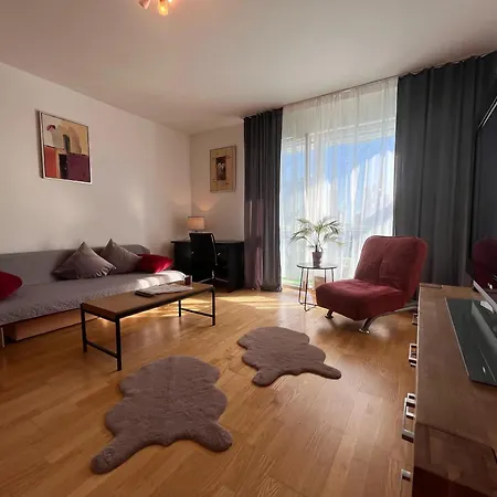 Cozy 3-room Penthouse In The Very Heart Of 公寓 *